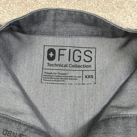 FIGS Technical Collection Scrubs Set Women XXS Top S Pants Graphite Grey Heather - Picture 3 of 15
